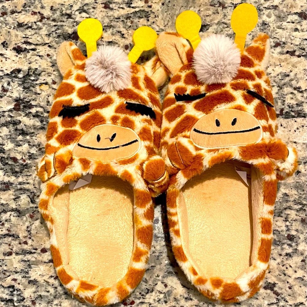 Giraffe Slippers!